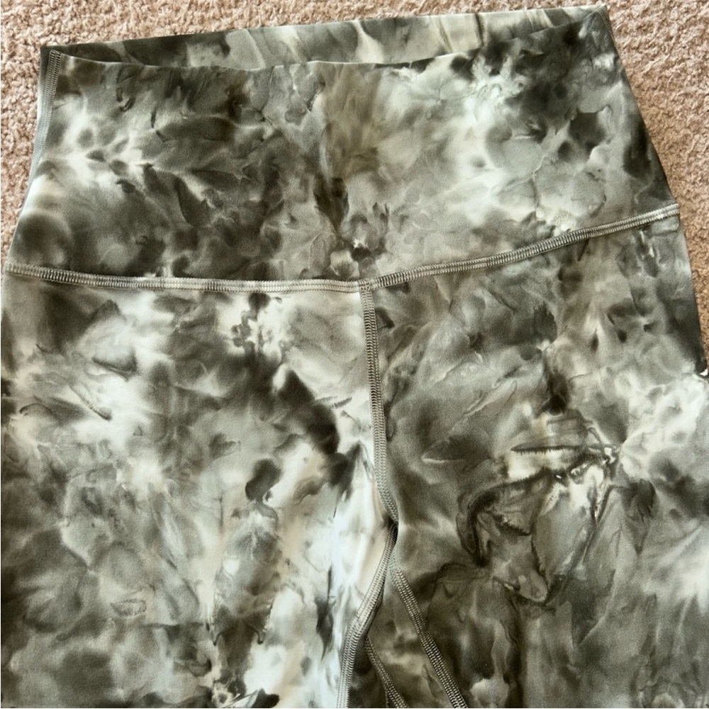 Lululemon Athletica Diamond Dye Leggings - Picture 6 of 9